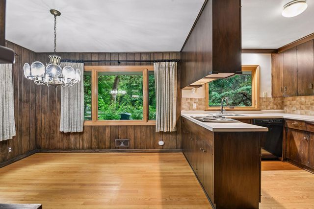 2938 Oak Lea Drive, Minnetonka, MN 55391