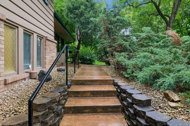 2938 Oak Lea Drive, Minnetonka, MN 55391