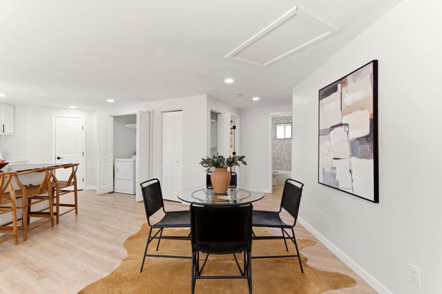 6352 Avenida La Costa NE, Albuquerque, NM 87109