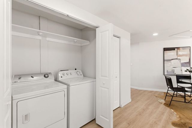 6352 Avenida La Costa NE, Albuquerque, NM 87109