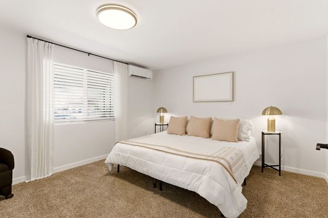 6352 Avenida La Costa NE, Albuquerque, NM 87109