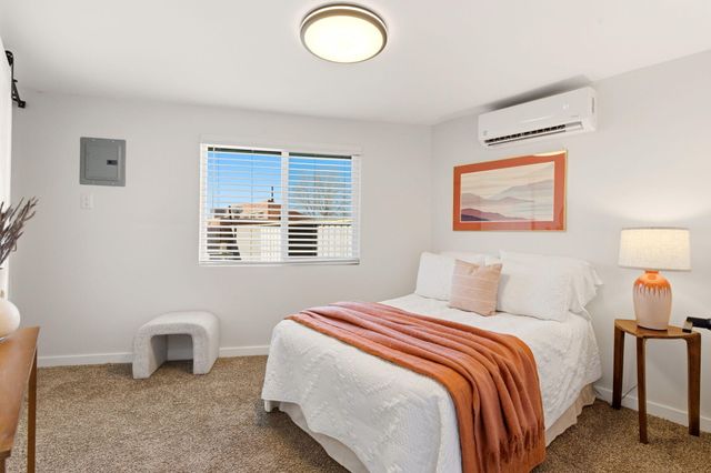 6352 Avenida La Costa NE, Albuquerque, NM 87109