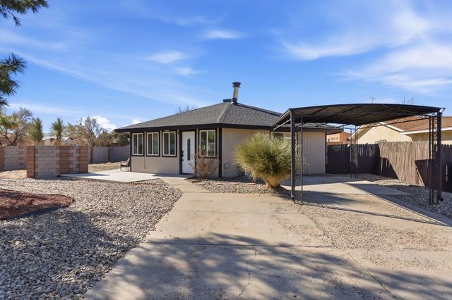 6352 Avenida La Costa NE, Albuquerque, NM 87109