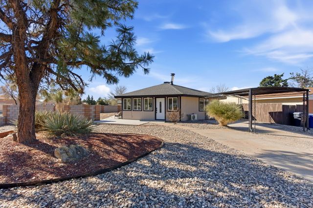 6352 Avenida La Costa NE, Albuquerque, NM 87109