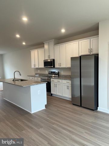 90 TROTTING RD, Inwood, WV 25428