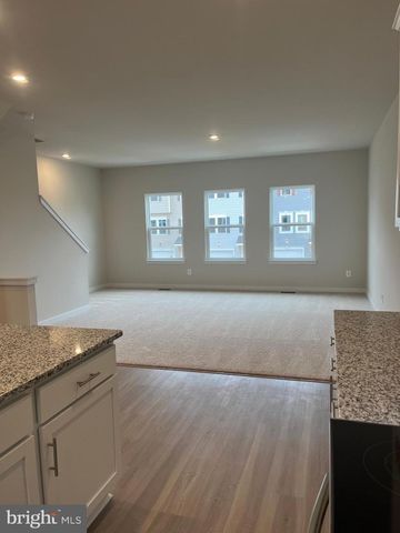 90 TROTTING RD, Inwood, WV 25428