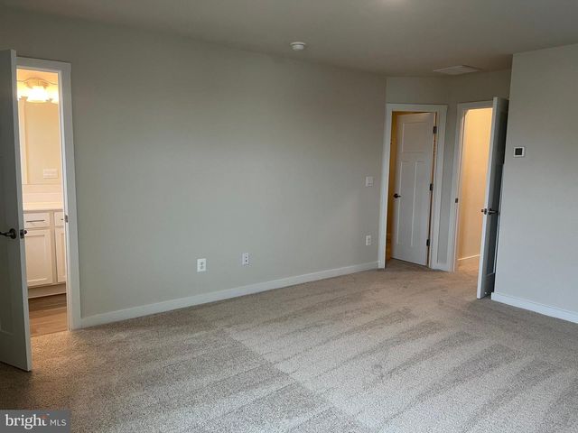 90 TROTTING RD, Inwood, WV 25428