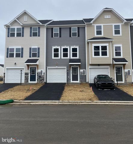 90 TROTTING RD, Inwood, WV 25428