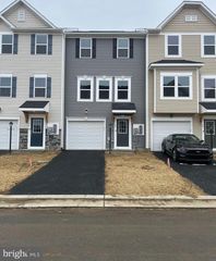 90 TROTTING RD, Inwood, WV 25428