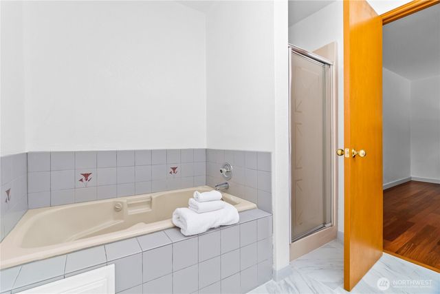 32827 12th Avenue SW, Federal Way, WA 98023