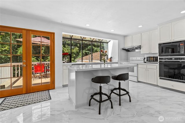 32827 12th Avenue SW, Federal Way, WA 98023