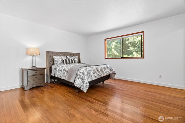 32827 12th Avenue SW, Federal Way, WA 98023