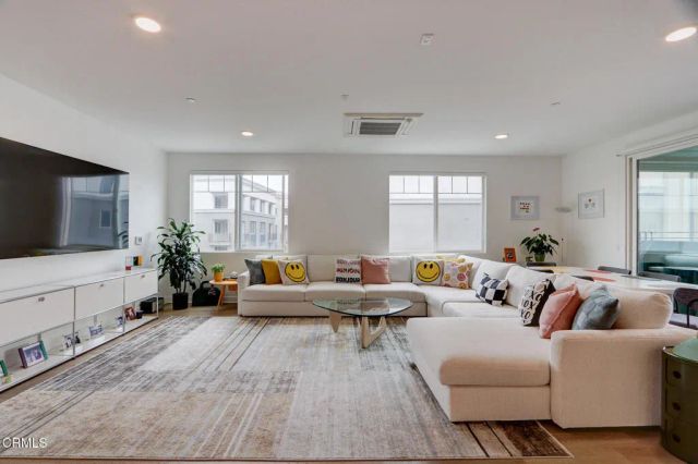 2810 Wagon Wheel Road 304, Oxnard, CA 93036