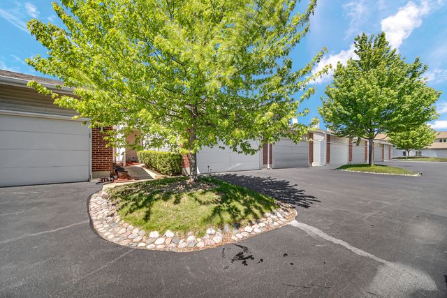 406 Hummingbird Court, Deerfield, IL 60015