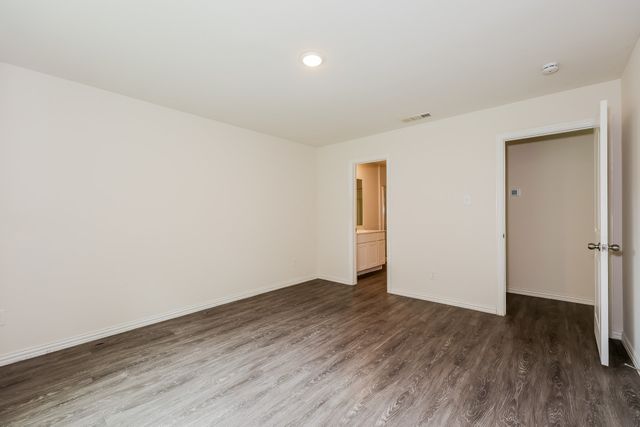 1248 E Jessamine Street, Fort Worth, TX 76104