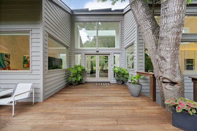 6 Las Brisas DR, West Lake Hills, TX 78746