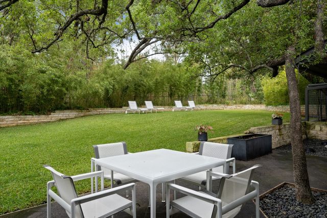 6 Las Brisas DR, West Lake Hills, TX 78746