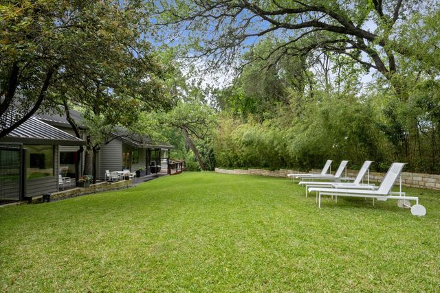 6 Las Brisas DR, West Lake Hills, TX 78746