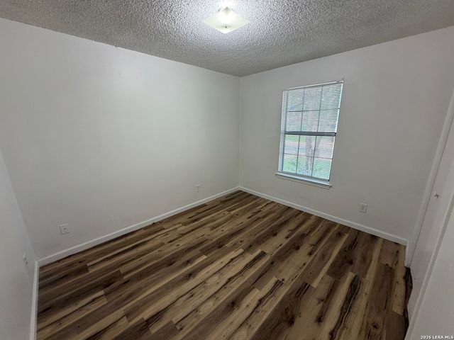 202 Ash Dr Apt 103, Converse, TX 78109