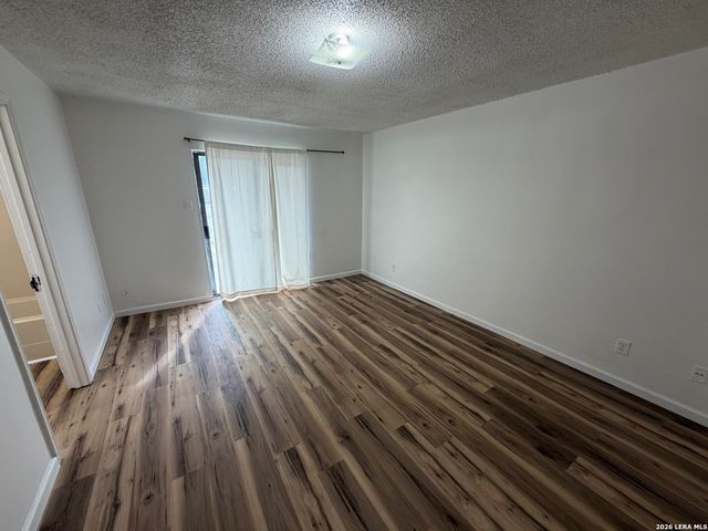 202 Ash Dr Apt 103, Converse, TX 78109