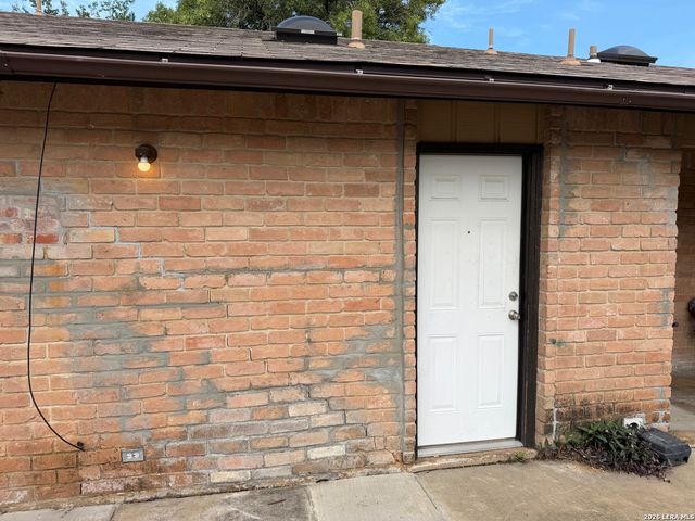 202 Ash Dr Apt 103, Converse, TX 78109