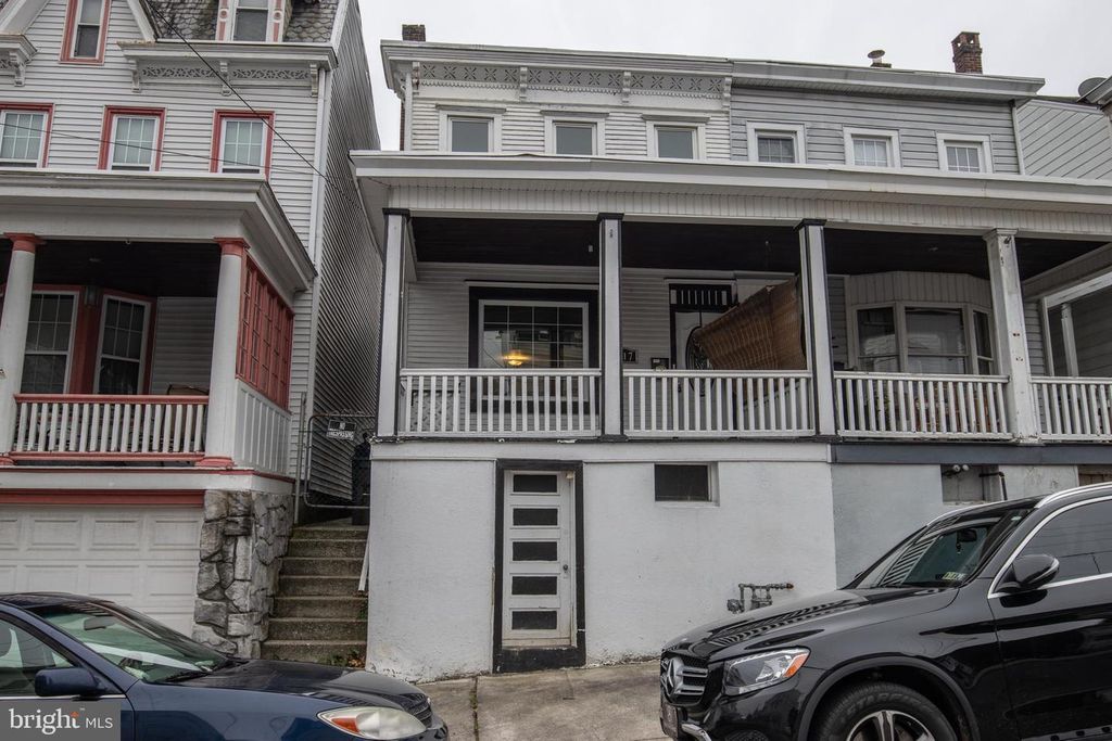 1317 W NORWEGIAN ST, Pottsville, PA 17901