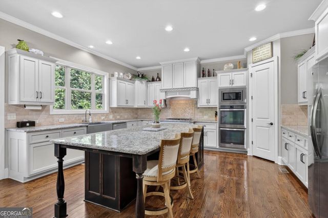 2083 Skybrooke Lane, Hoschton, GA 30548