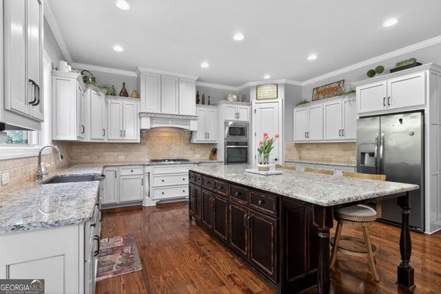 2083 Skybrooke Lane, Hoschton, GA 30548