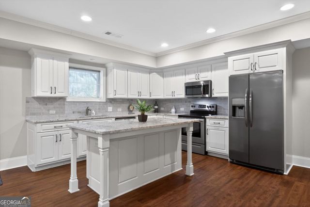 2083 Skybrooke Lane, Hoschton, GA 30548