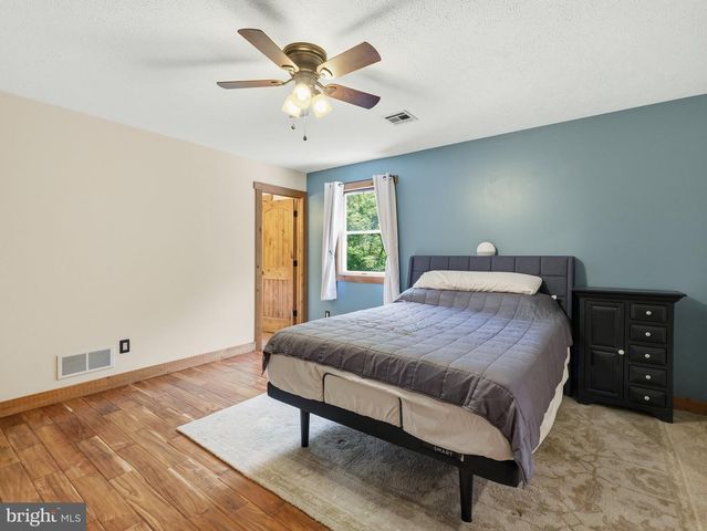 1188 FIDDLER'S ROAD, Chambersburg, PA 17202