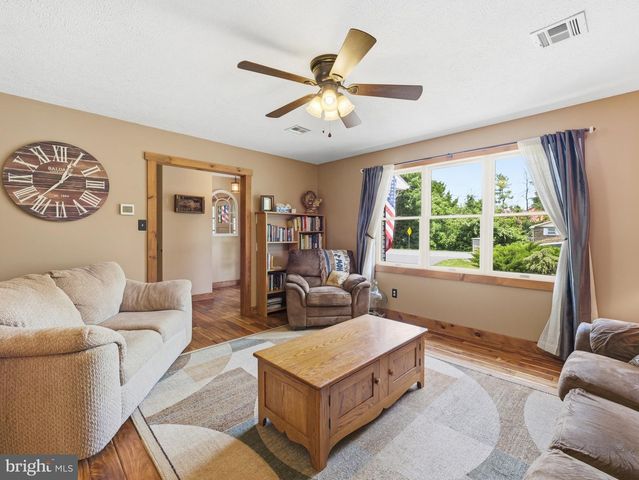 1188 FIDDLER'S ROAD, Chambersburg, PA 17202