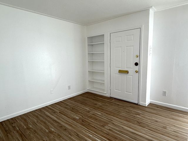 9825 Park Lane Court, Dallas, TX 75220
