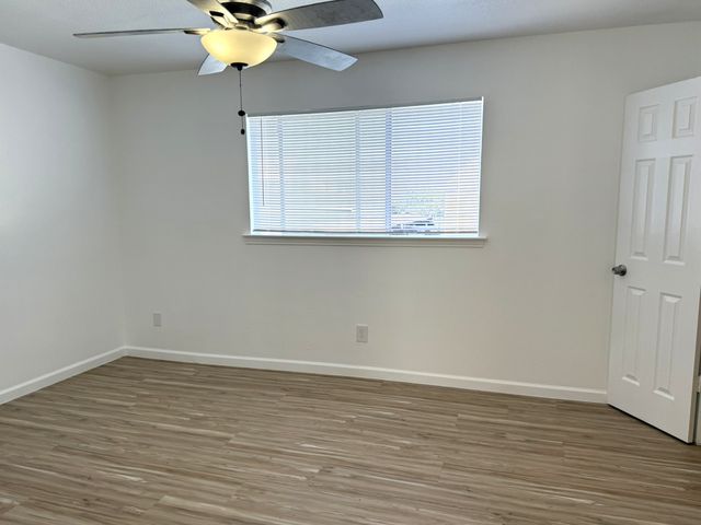 9825 Park Lane Court, Dallas, TX 75220