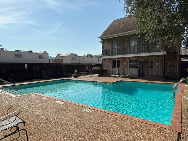 9825 Park Lane Court, Dallas, TX 75220
