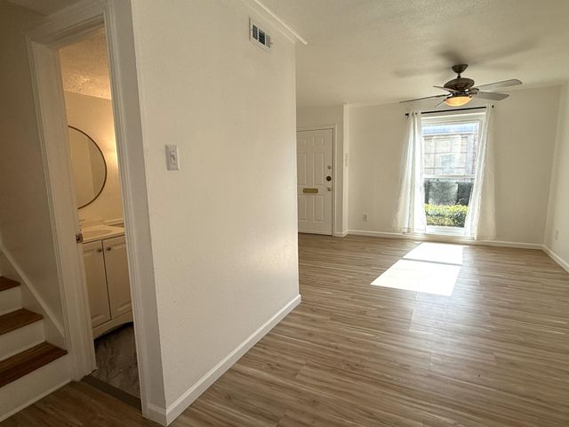 9825 Park Lane Court, Dallas, TX 75220