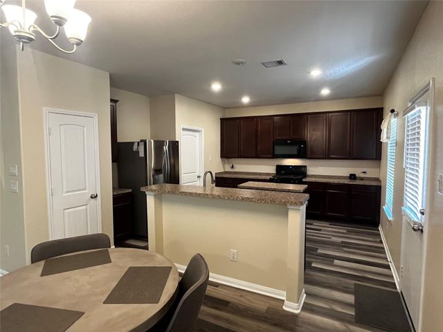 2340 La Salle Woods, Conroe, TX 77304