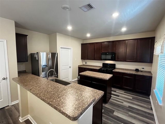 2340 La Salle Woods, Conroe, TX 77304