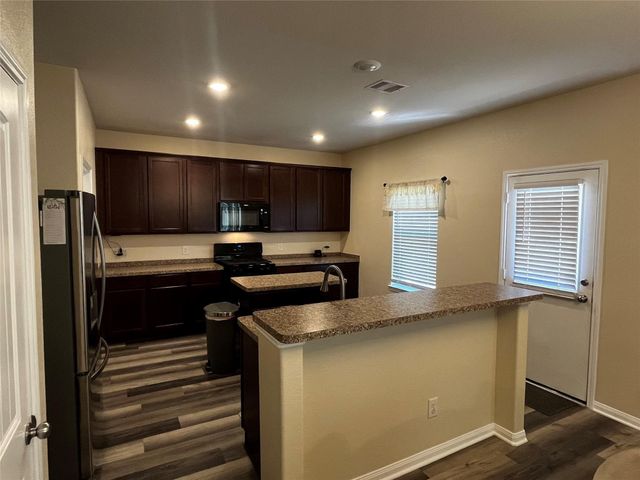 2340 La Salle Woods, Conroe, TX 77304