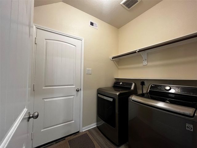 2340 La Salle Woods, Conroe, TX 77304