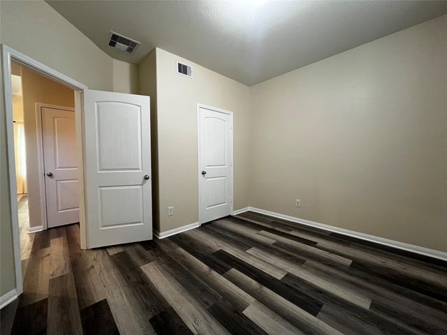 2340 La Salle Woods, Conroe, TX 77304