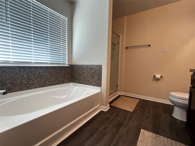 2340 La Salle Woods, Conroe, TX 77304