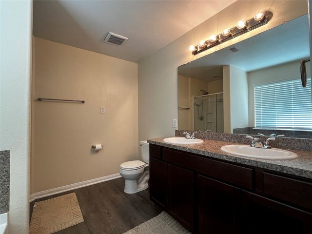2340 La Salle Woods, Conroe, TX 77304