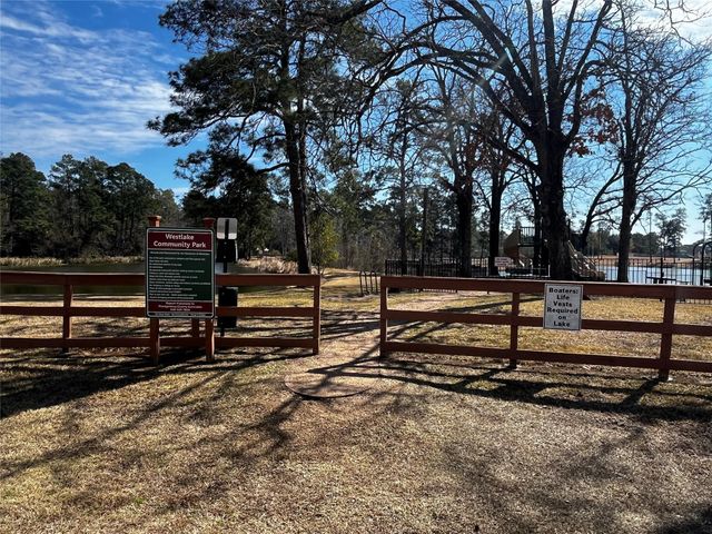 2340 La Salle Woods, Conroe, TX 77304