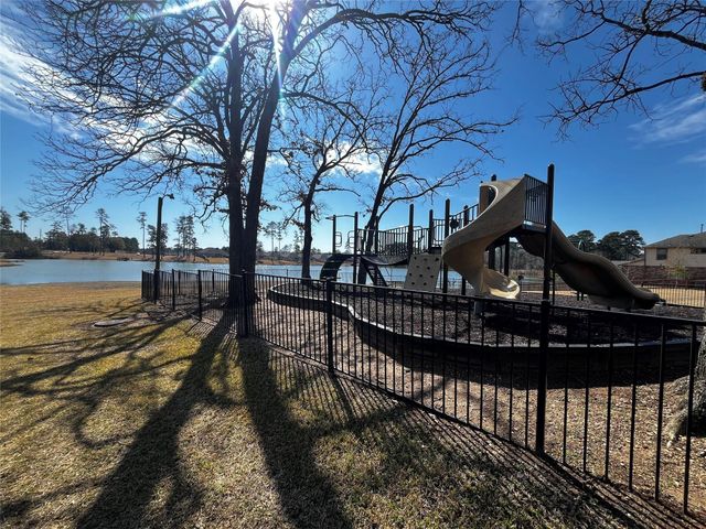 2340 La Salle Woods, Conroe, TX 77304