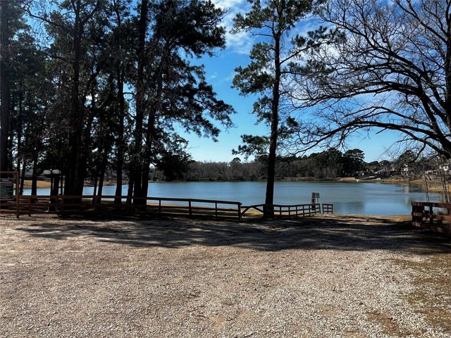 2340 La Salle Woods, Conroe, TX 77304