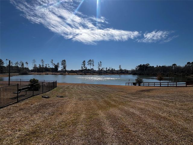 2340 La Salle Woods, Conroe, TX 77304