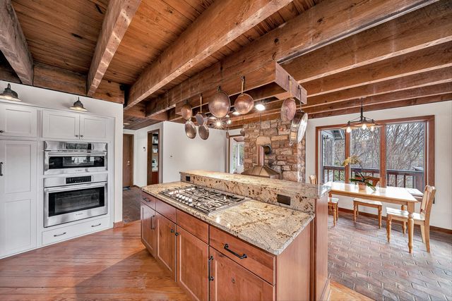 6635 Corntassel LN, Roanoke, VA 24018