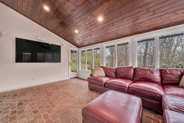 6635 Corntassel LN, Roanoke, VA 24018