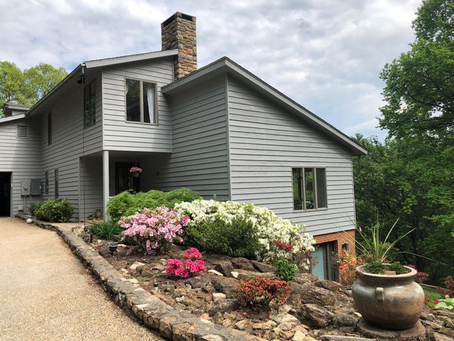 6635 Corntassel LN, Roanoke, VA 24018