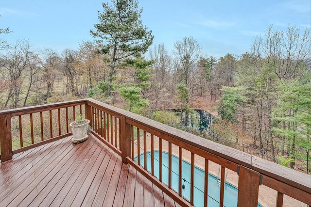 6635 Corntassel LN, Roanoke, VA 24018